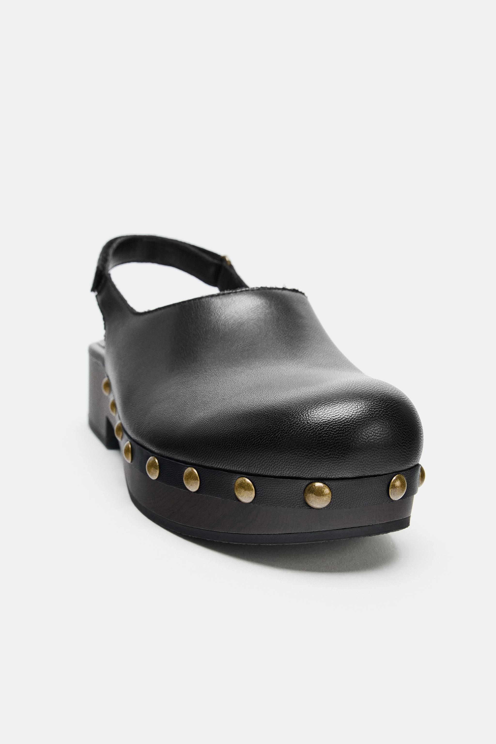 STUDDED LEATHER CLOGS
